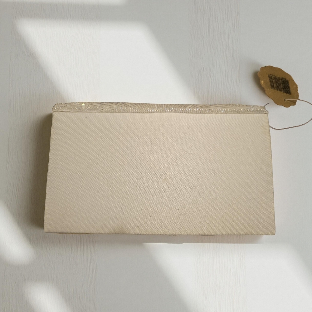VINTAGE La Regale LTD 1980's Elegant Cream Clutch with Beaded Design. NWT! - Picture 5 of 7